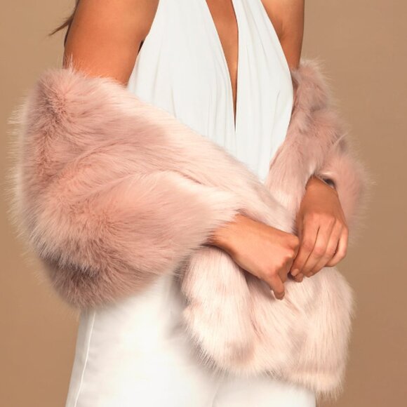Faux Fur Stole - Picture 1 of 3